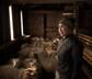 Sori Paviasen, 33 ans, aide à la tonte des moutons dans une ferme proche de Qassiarsuk, le 18 mars.