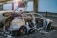 Une Tesla model S incendiée sur le parking de la gare de Niort, en octobre 2024.