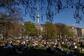 Au parc Monbijou à Berlin, vendredi. L'Allemagne a connu un temps chaud vendredi, avec des températures dépassant les 20°C.